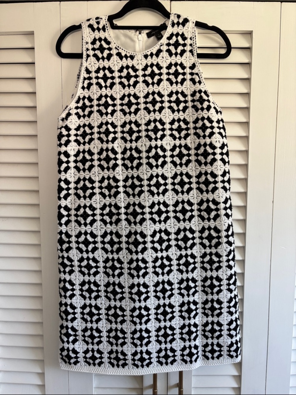 Women’s Ann Taylor crochet mini dress sz small